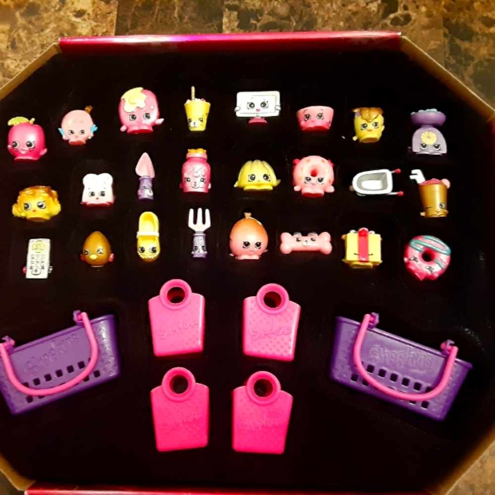 SHOPKINS SET